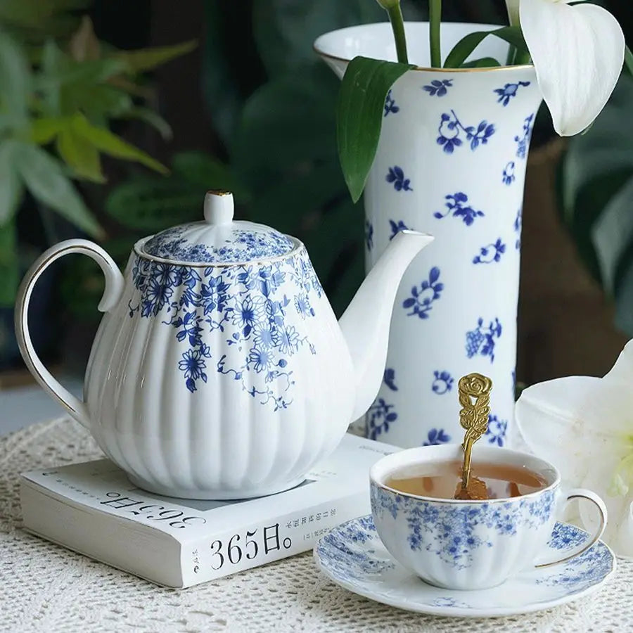 Blue & White Vintage Tea Set (4pc)